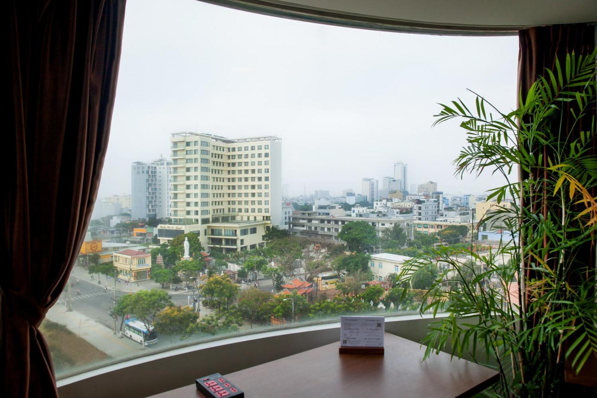 Waikiki Beach Hotel Da Nang Exterior photo